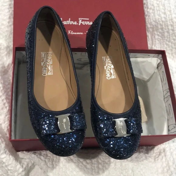 Salvator Ferragamo Little Girls Blue Sparkly Shoes With Bow. Size 13. - Picture 2 of 5